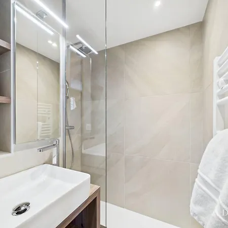 T4 Moderne, 8-10 Pers, Proche Pistes, Parking, Wifi - Fr-1-398-672 * Montvalezan